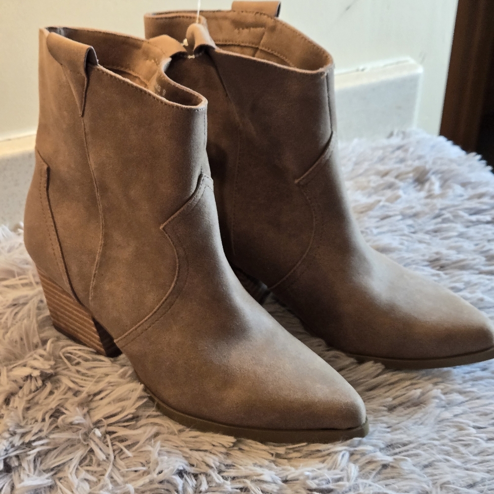 Dolce Vita Tan Suede Ankle Boots Western Style Size 9 New - Picture 5 of 13